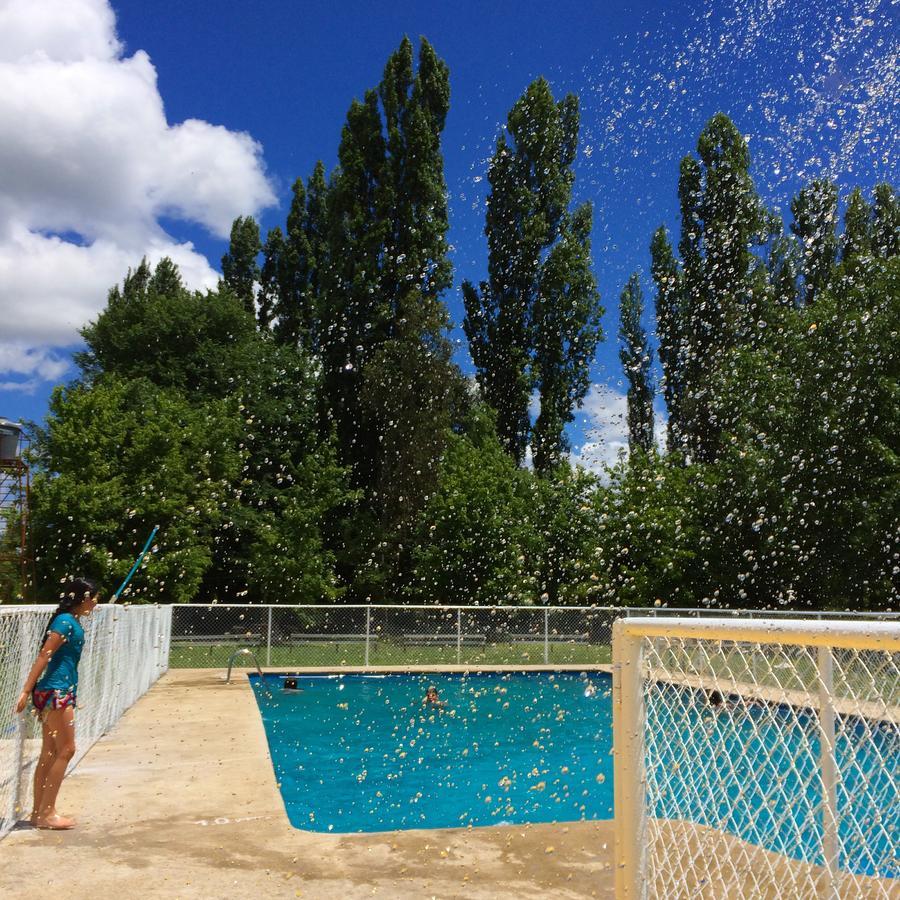 Camping & Hospedaje Rio Laja El Manzano  外观 照片